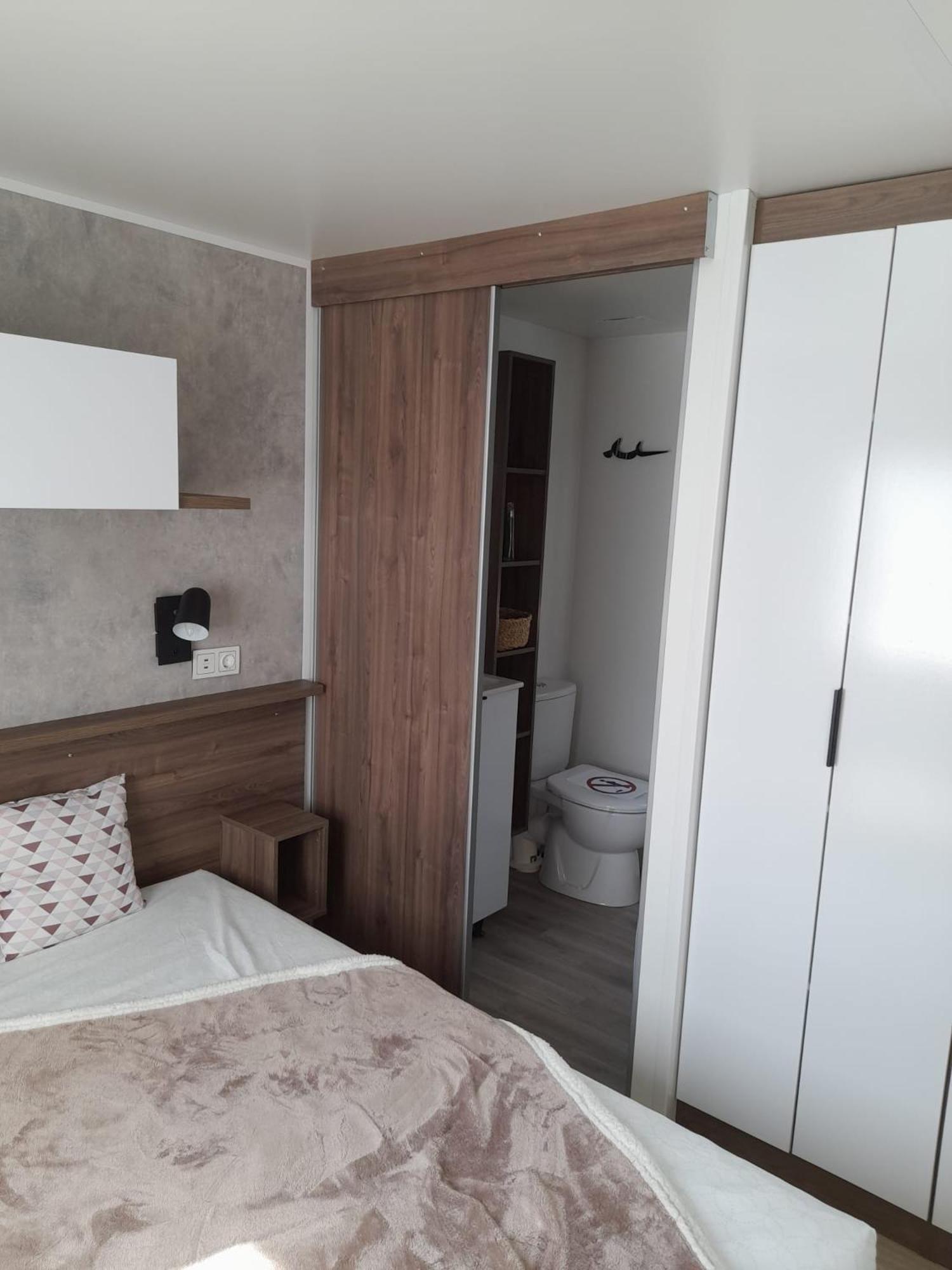Camping La Carabasse 비아스 외부 사진