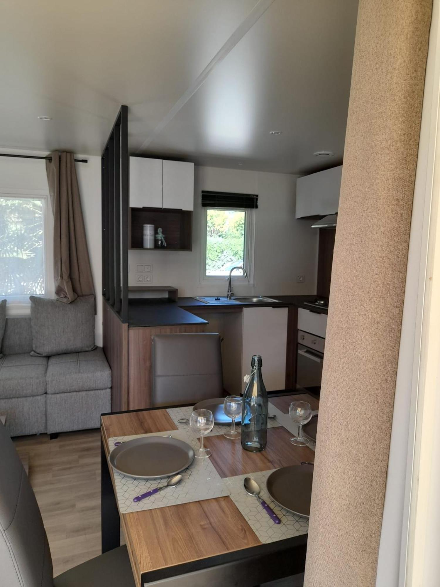 Camping La Carabasse 비아스 외부 사진